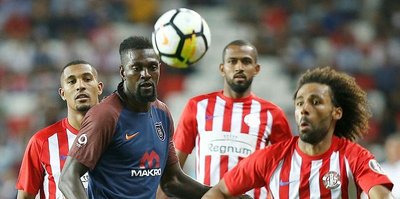 Deplasmanda Antalyaspor'u yenen Medipol Başakşehir şampiyonluk iddiasını son haftaya taşıdı