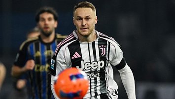 Juventus’u bırakmıyor
