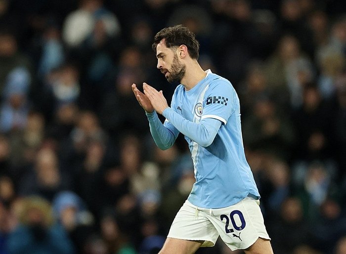 bernardo-silva-kimdir-nereli-kac-yasinda-hangi-mevkide-oynuyor-oynadigi-takimlar-1767783894731.jpeg Bernardo Silva hangi mevkide oynuyor?