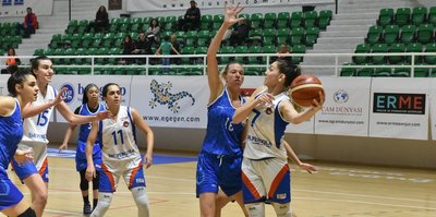 Bornova Becker'e zorlu rakip