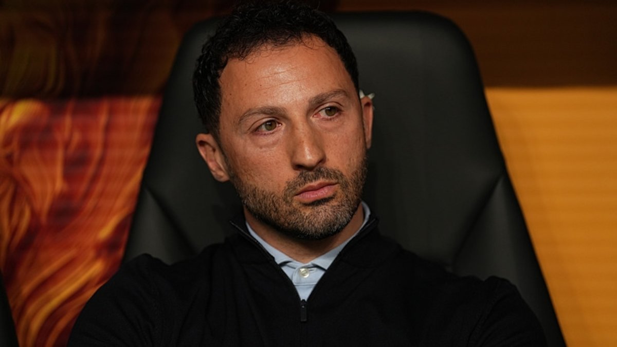 Domenico Tedesco kararı dış basında: Boş bir sezona mahkum etti!