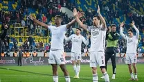 Kartal kanatlandı