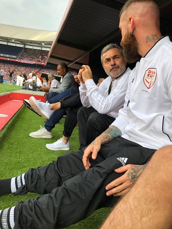 Kuyt'ın jübile maçında Fenerbahçe, Galatasaray ve BeÅiktaÅlı yıldızlar sahaya çıktı