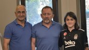 Beşiktaş’tan genç transfer! Formayı giydi