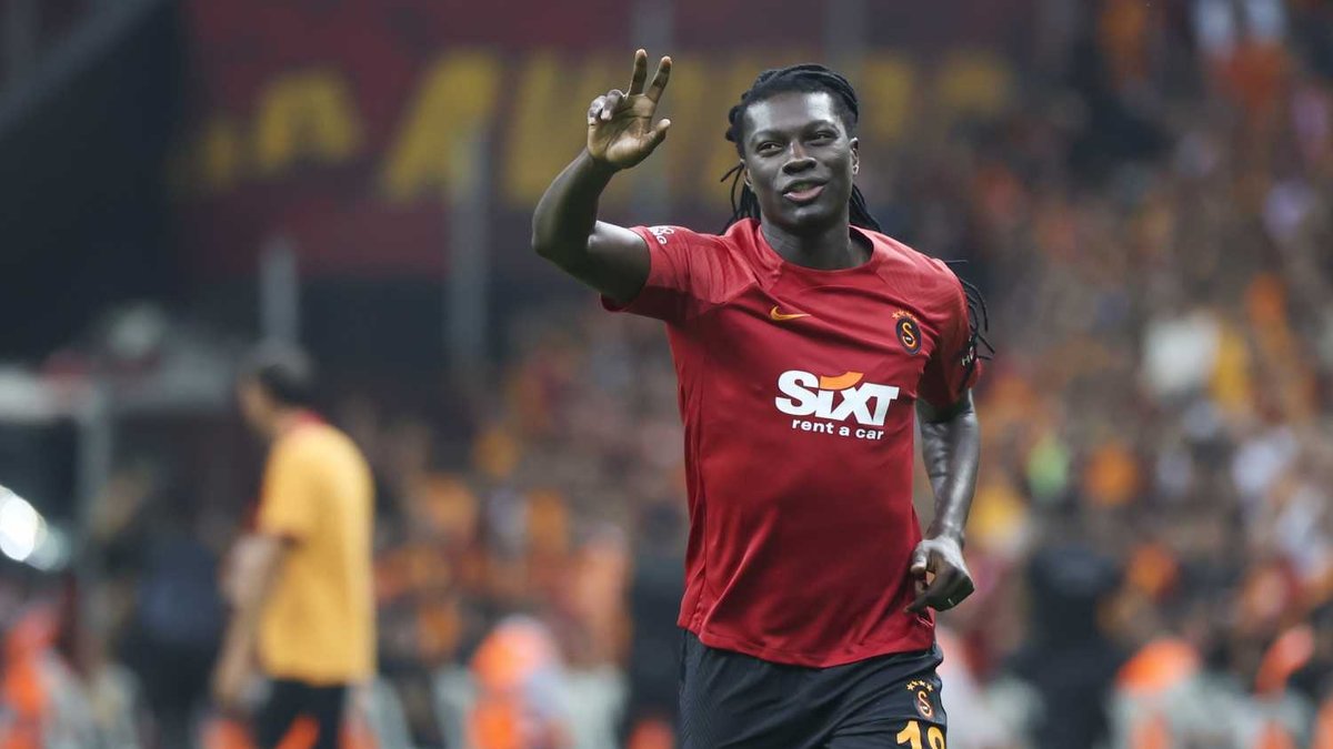 Bafetimbi Gomis'ten Galatasaray paylaşımı!