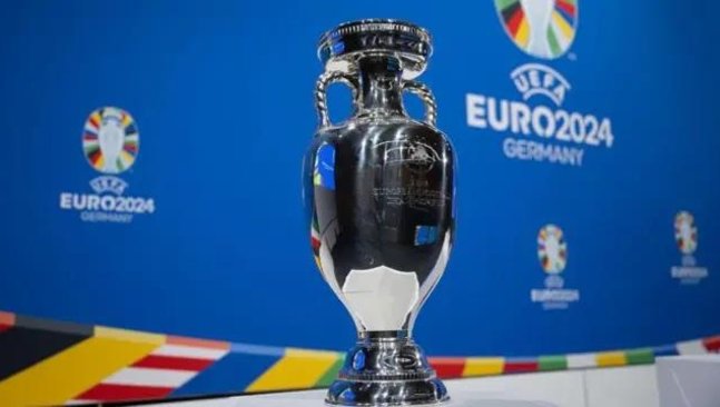UEFA, EURO 2024'te cuma günü oynanacak çeyrek final maçlarının hakemlerini açıkladı