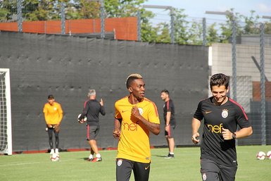 Galatasaray’ın yeni transferi Onyekuru ilk idmanına çıktı