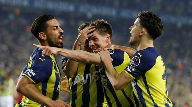TRANSFER HABERİ | Fenerbahçe'de Altay Bayındır'ın ardından sıra onda! Yeni sözleşmeyi imzalıyor