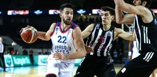 Anadolu Efes Türkiye Kupası’nda finalde!