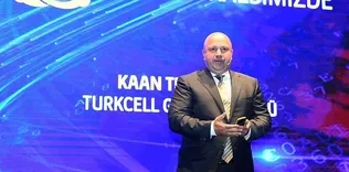 Üyeliğini dondurdu