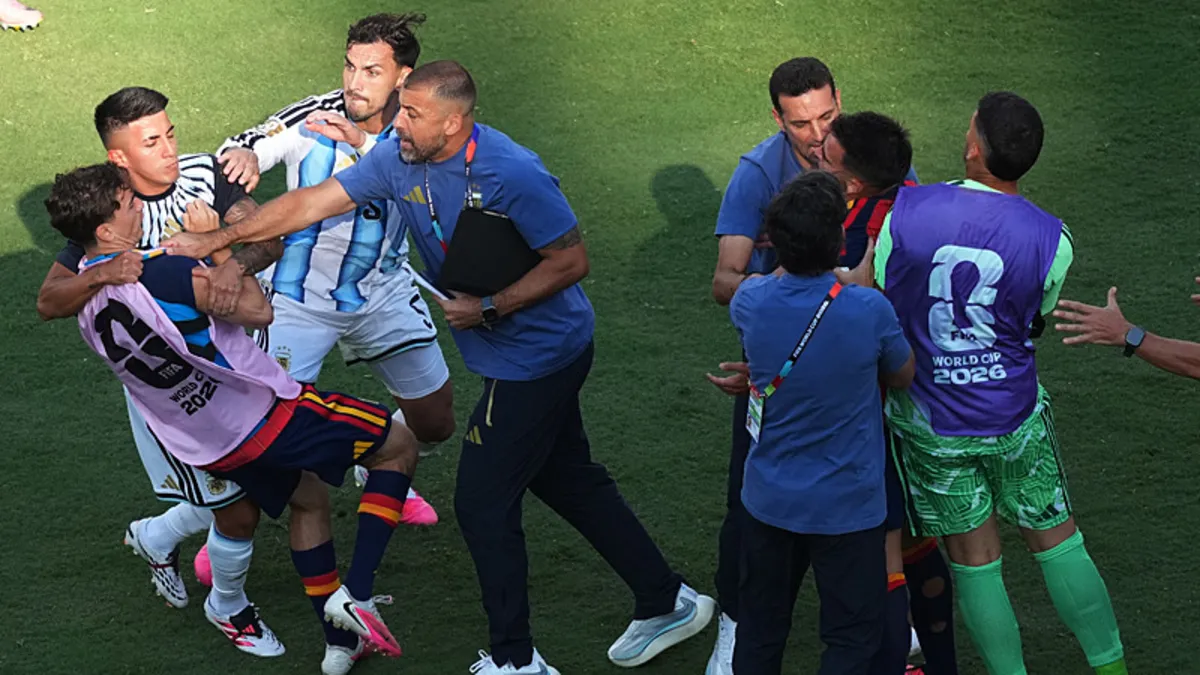 FIFA'dan Dünya Kupası finalindeki olaylarla ilgili soruşturma!