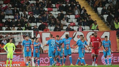 Antalyaspor Napoli: 2-3 (MAÇ SONUCU ÖZET)