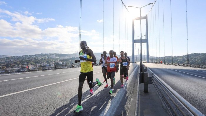 istanbul-6-kasim-kapali-yollar-istanbul-maratonu-nedeniyle-hangi-yollar-trafige-kapanacak-alternatif-guzergahl-1667715222257.jpeg