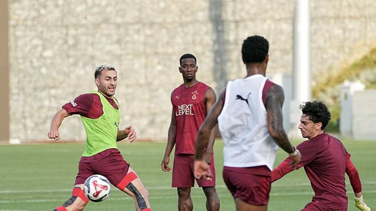 Galatasaray kadrosunu TFF'ye bildirdi! 2 isim listede yok Galatasaray kadrosunu TFF'ye bildirdi! 2 isim listede yok