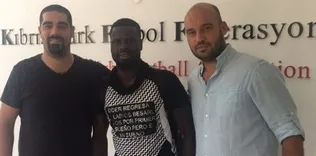 Eboue’den 1 yıllık imza