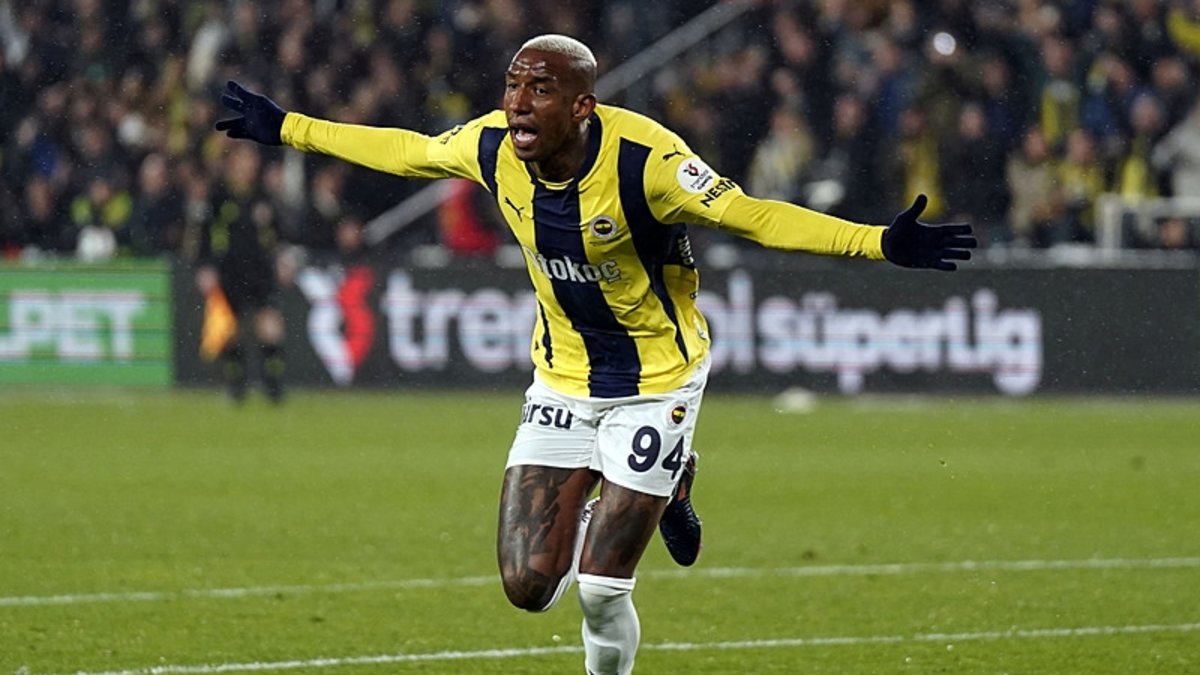 Fenerbahçe'de Talisca'nın hat-trick'i dünyada gündem oldu!