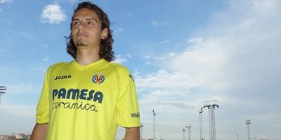 Enes Ünal imzayı attı, formayı giydi!