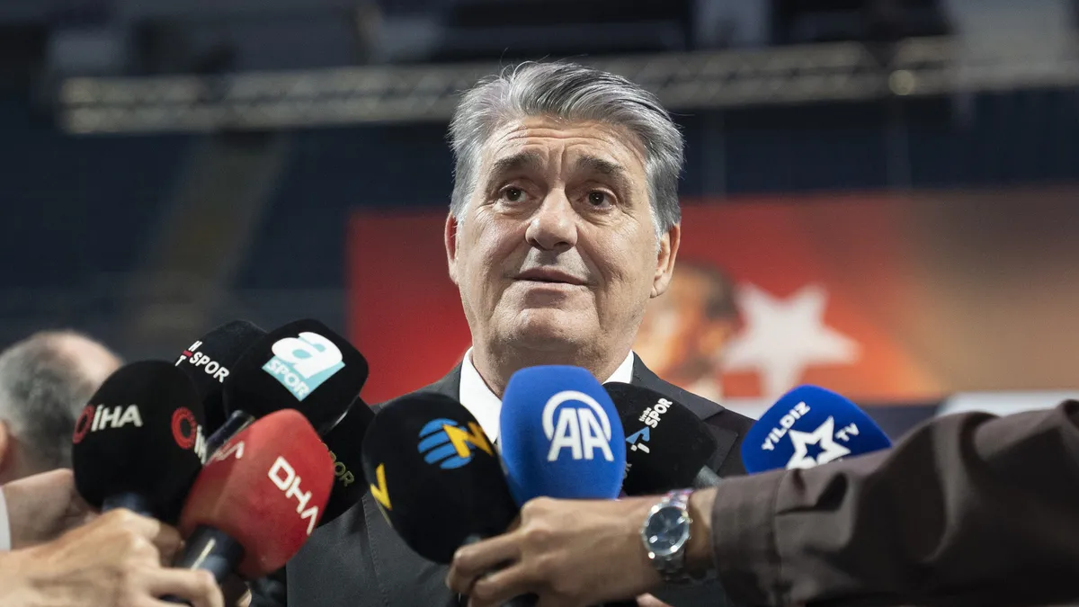 Beşiktaş Başkanı Adalı'dan lige ara verme çağrısı