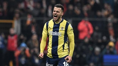 Kostic 2027’ye uzatıyor