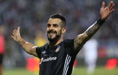 Galatasaray forvet için adayları belirledi: Richmond Boakye ve Alvaro Negredo