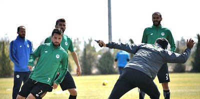 Konyaspor'da Fenerbahçe maçı öncesi 2 eksik!