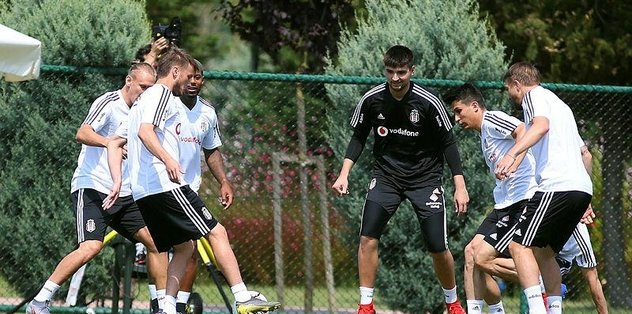 Beşiktaş taş gibi