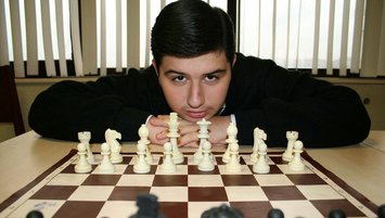 Alkışlar Marandi’ye