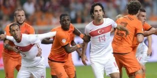 Hollanda - Türkiye maçı hangi kanalda?