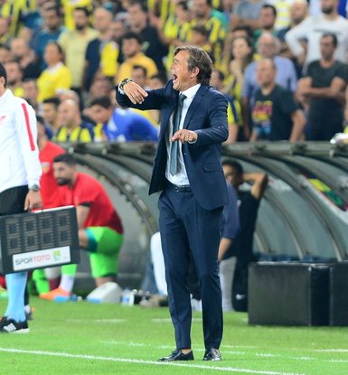 Phillip Cocu’ya göre Fenerbahçe’nin en büyük rakibi stres