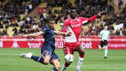 Monaco evinde PSG'yi dağıttı!
