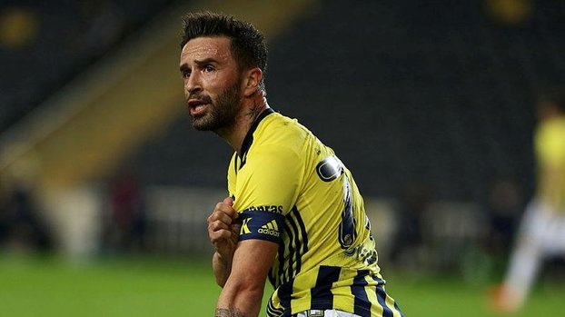 Gökhan Gönül en az 2 hafta yok #