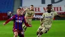 Deplasmanda şov yapıyor