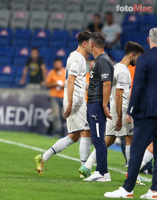 Son dakika: Fenerbahçe'de Mesut Özil Başakşehir maçı sonrası yıkıldı! Pereira'nın elini bile görmedi