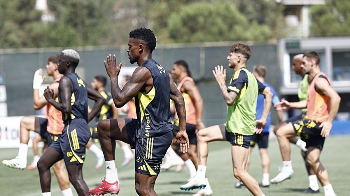 Fenerbahçe Feyenoord maçı hazırlıklarını sürdürdü Fenerbahçe Feyenoord maçı hazırlıklarını sürdürdü