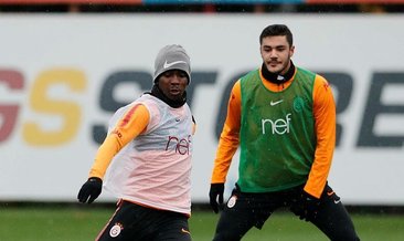Galatasaray'da Ozan Kabak masaya