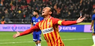 Umut’un Fenerbahçe aşkı!