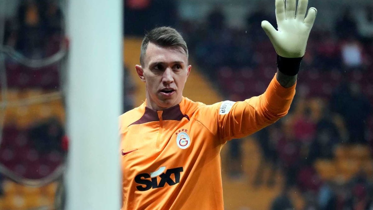 TRANSFER HABERİ | Galatasaray'da Fernando Muslera'nın yerine 4 aday!