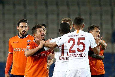 Başakşehir Galatasaray maçı sonrası flaş kavga!