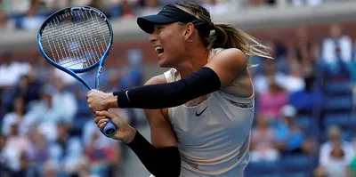 Wozniacki veda etti, Sharapova turladı