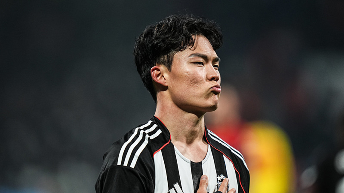 Beşiktaş’ta Hyeon-gyu Oh için imza günü düzenlendi