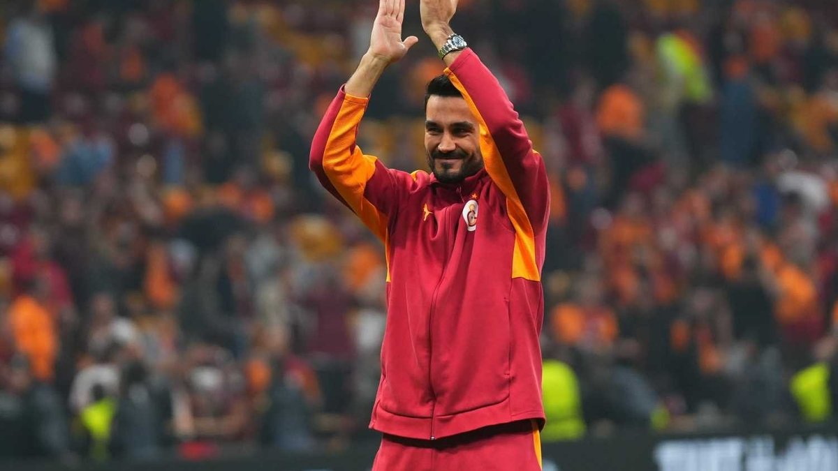 Galatasaraylı futbolcu İlkay Gündoğan, Küresel Futbol İşletme Yönetimi diploması aldı