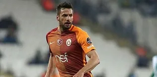Hakan Balta kramponlarını asıyor