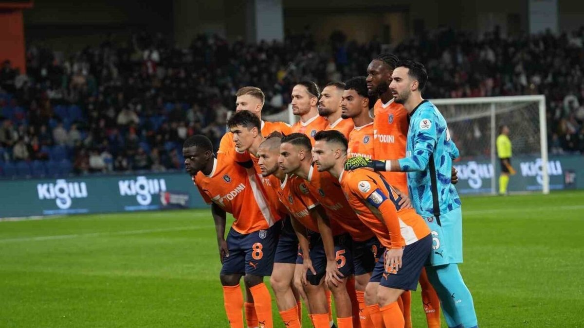 RAMS Başakşehir Süper Lig'de tarihinin en kötü başlangıcını yaptı! RAMS Başakşehir Süper Lig'de tarihinin en kötü başlangıcını yaptı!