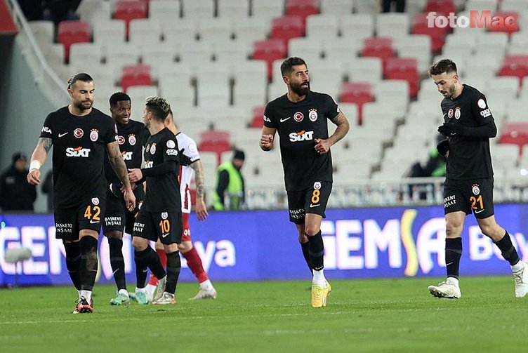 Galatasaray'da Okan Buruk bu transfere çok üzülecek! Yıldız isim elden kaçıyor