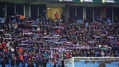 Tribünlere bayrak dağıtılacak