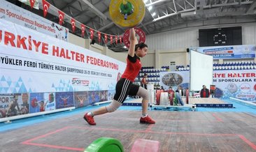 Dünya Gençler Halter Şampiyonası'nda Nuray Levent 3 bronz madalya kazandı