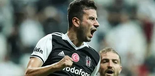 Oğuzhan Özyakup tek ayağıyla oynar