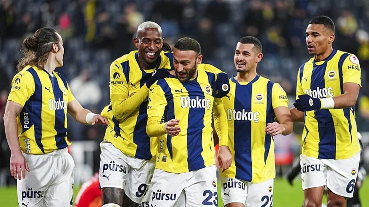TRANSFER HABERLERİ | O futbolcunun Fenerbahçe'den ayrılmaya hiç niyeti yok! TRANSFER HABERLERİ | O futbolcunun Fenerbahçe'den ayrılmaya hiç niyeti yok!