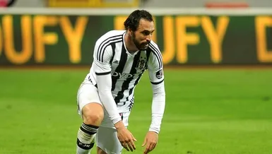 Hugo Almeida kramponlarını astı!