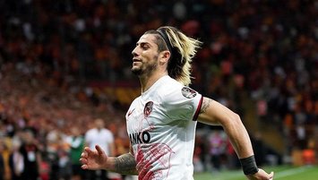 F.Bahçe'ye Sagal önerisi! Jesus karar verecek